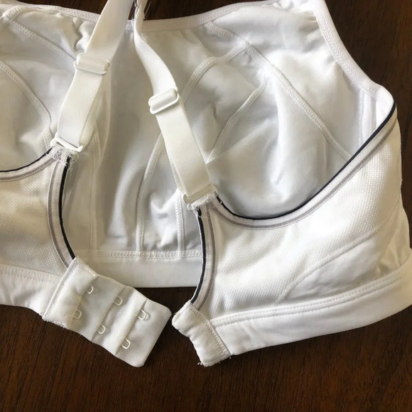 Triumph Triaction Activewear Nylon Sports Bra White Blk Grey Sz 34/75B NWOT - Picture 6 of 11